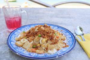 ナシゴレン･シーフード at Sea View Hotelのレストラン