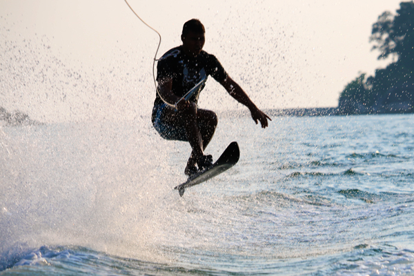 Water skiing/Wakeboarding