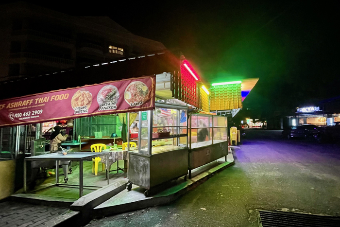 spicy restaurant in Pasir Bogak